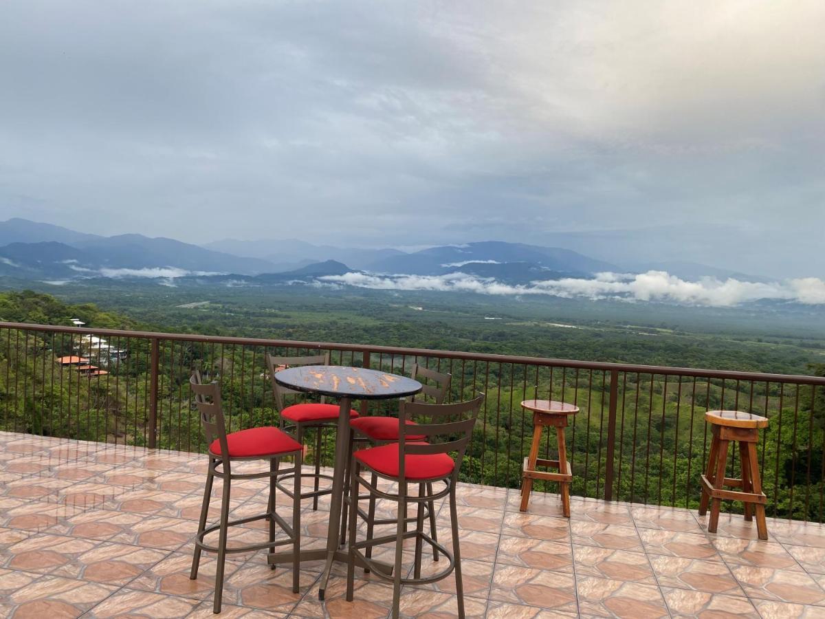 Mountain Top Park Hotel Quepos Exterior photo