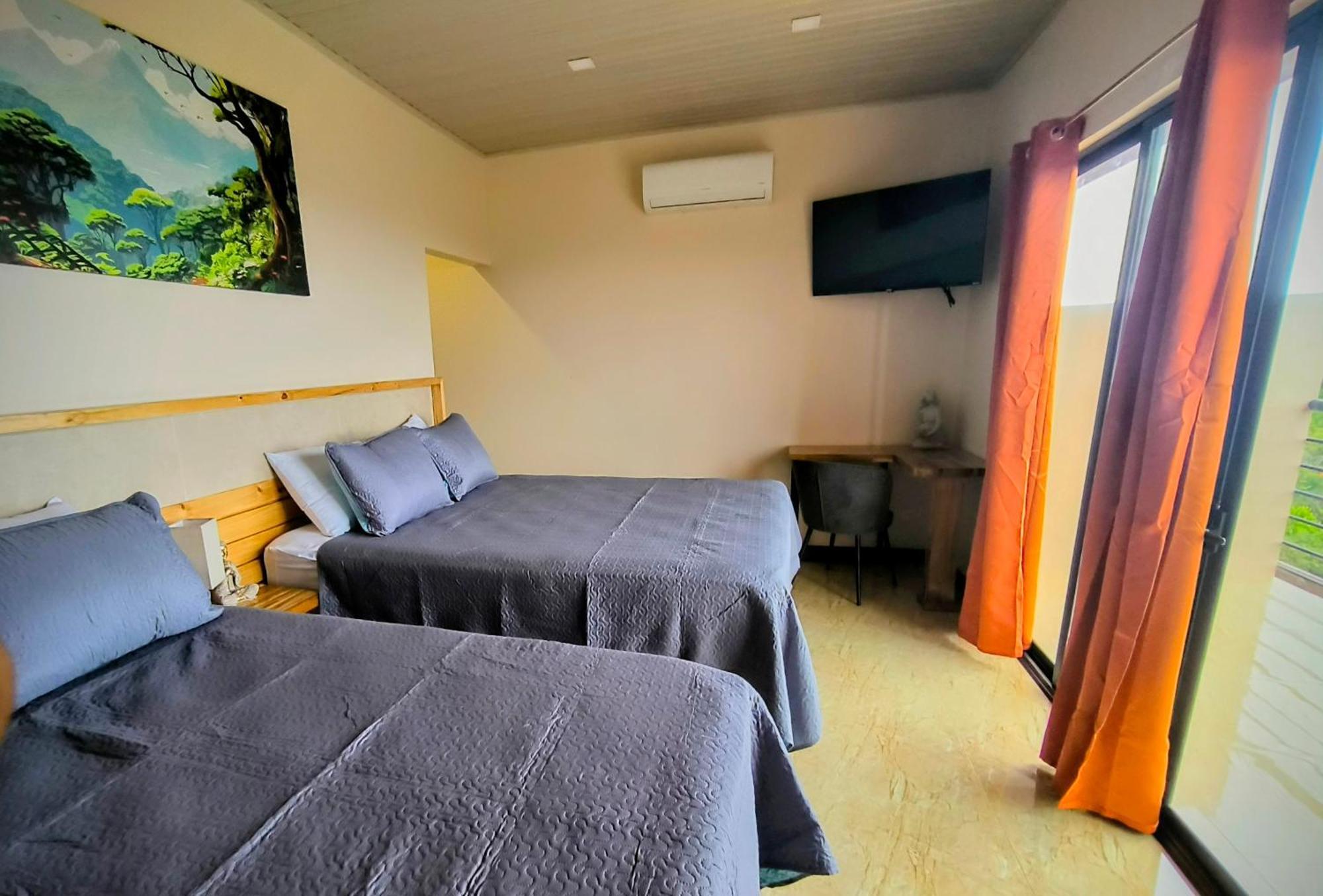 Mountain Top Park Hotel Quepos Exterior photo